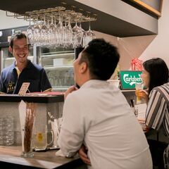 「肉バルのキッチンスタッフ」履歴書不要！意欲・人柄重視で集めています。週休二日制！ご家庭の都合でのお休みも取りやすい環境ですの画像