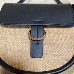 美品です　円形ショルダーバッグ の画像