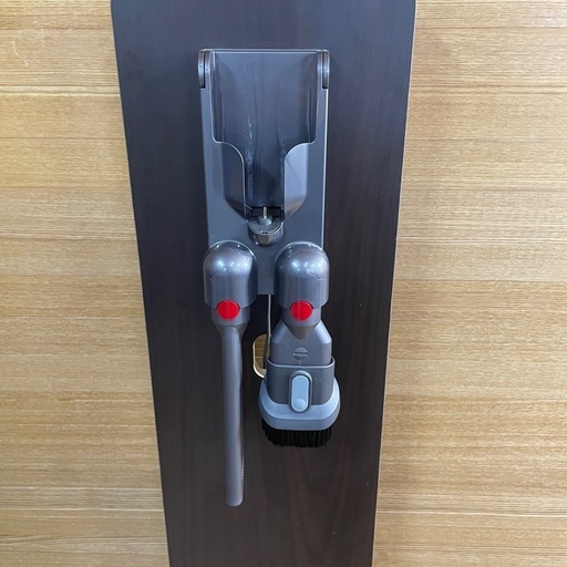美品【Dyson スティック掃除機㉜】V-18 digital slim fluffy 