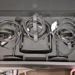 1213-061 Oculus Rift VRヘッドセットとコントローラーの画像