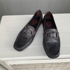 イタリア製のローファー(23、5センチ)