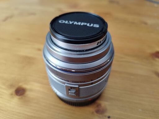 M.ZUIKO DIGITAL 14-42mm F3.5-5.6 II 中古 値引きしました。