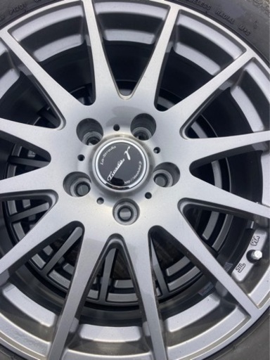 215-55-17タイヤのホイル