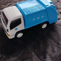 ごみ収集車