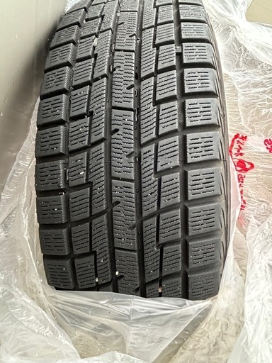 スタッドレスタイヤ　175/65R14