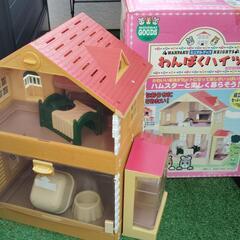 わんぱくミニマルグッズハイツストロベリーハムスターのお家ゴールデンよりロボロフスキータイプにお勧めです。❷ヒーター付きハウス❸ランニングボール❹小動物ハムスターゲージハウス　　4点まとめてお譲り致します。の画像