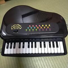 おもちゃピアノ
