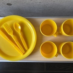 【未使用】キャンプ用　プラ食器セット（平皿、コップ、スプーン、フォーク、ナイフ）4人分の画像