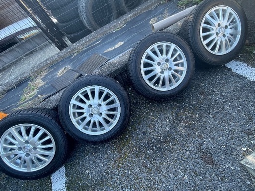 スタッドレスタイヤ　165/70R14