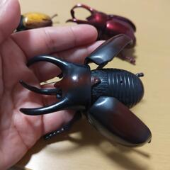 動くカブトムシ クワガタ キーホルダー 色々の画像