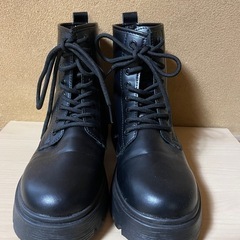 ショートブーツ 軽い