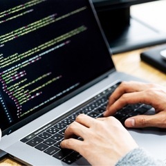 【現役のエンジニア】が教える大人向けプログラミングスクールの画像