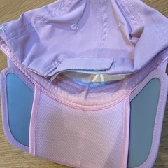 ピンク サンバイザー付きキャップ の画像