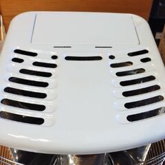 【美品】トヨトミ 石油ストーブ キャリングハンドル付き 日本製 ホワイト RS-H29D(W)の画像