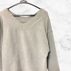 【美品】アズールバイマウジー❤ニットセーター　グレー Vネック 長袖　レディースの画像