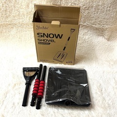 スノーシャベル 2024 アップグレード 大容量 軽量 アルミニウム ポータブル スノーシャベル 親子 雪かき機 庭 車 キャンプ 氷のこすり付き (ブラック＆レッド）の画像