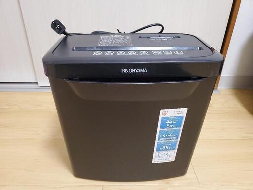 ほぼ新品　アイリスオーヤマ 家庭用 シュレッダー P5GCX ブラック\n