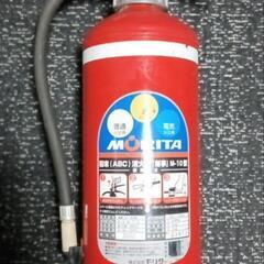 古い消火器　製造年2002年