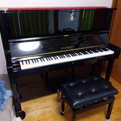アップライトピアノ　椅子付きの画像