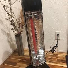 
美品！首振り機能付き 電気ストーブ　