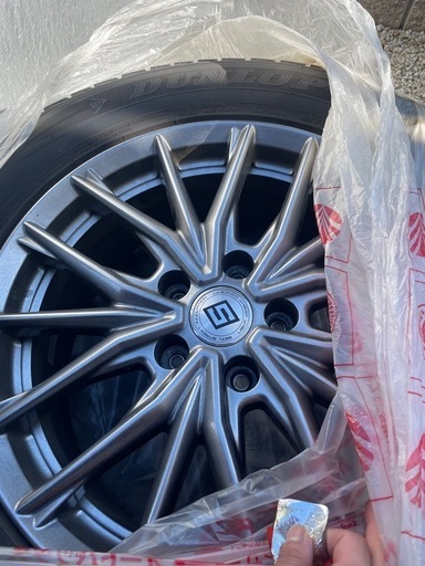 ［美品］スタッドレスタイヤ4本ダンロップ