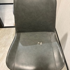 グレーの椅子4脚です。の画像