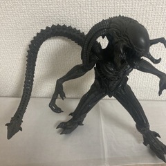 ②エイリアン・ウォーリアーリアルフィギュア