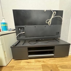 テレビとテレビ台の画像