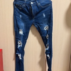 ダメージジーンズ