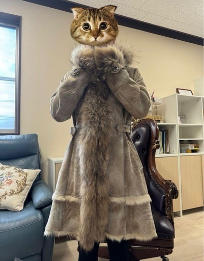 新品の
ベージュ毛皮コート