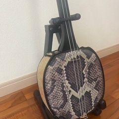 お話中✅三線♦️置く台付き♦️の画像