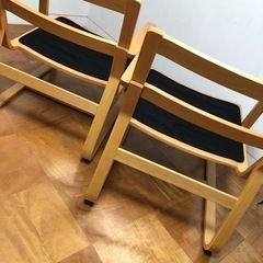 (決まりました)無印良品◆リビングでもダイニングでもつかえるソファチェア◆2脚セット◆1人掛け　アーム付　椅子◆無印　オーク材　MUJIの画像