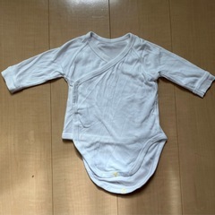 👶【9/16更新‼️】ユニクロ　ベビー長袖ボディスーツ　ロンパース　前開き60㎝　2点の画像