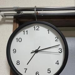 シンプルな掛け時計の画像