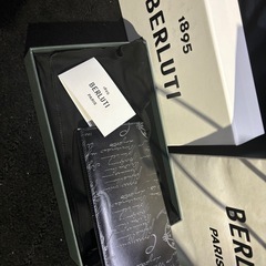 ベルルッティ長財布！！値下げ受け付けます！