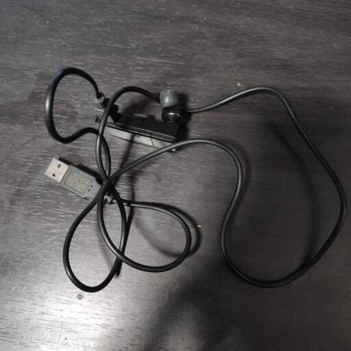 ハンズフリーイヤホン