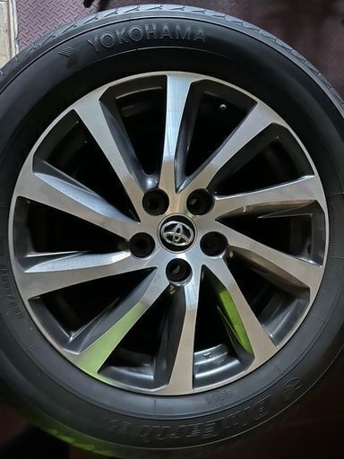 30 アルファード純正ホイルとタイヤ　4本セット   川口市