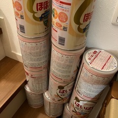 空のミルク缶12個