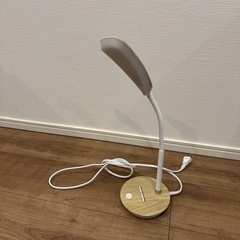 ウッド調デスクライト
