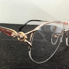 婦人用高級メガネの画像