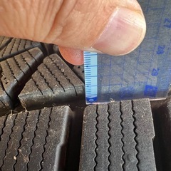 BLIZZAK DM-V2 215/70R16 スタッドレスタイヤの画像