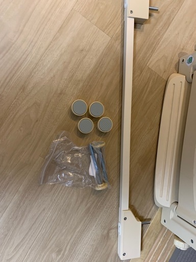 コンビハンズフリーベビーゲート (しなもん) 新浦安のベビー用品