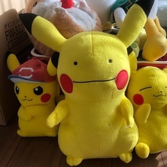 ピカチュウ ぬいぐるみ 
3つセット