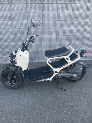 受付終了 ズーマー  低走行8,700km台 メンテ 済み 純正の白 キャブ車 ノーマル