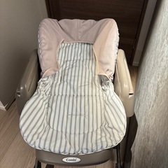 Combi キャスター付きベビーベッドの画像
