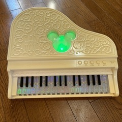 ライト&オーケストラグランドピアノの画像
