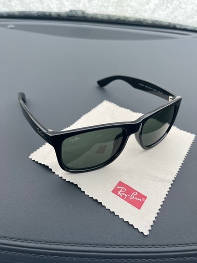 Ray Banサングラスケース付き