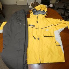 スキーセット、ブーツ、ウエアー中古各種　取りに来ていただけるなら差し上げますの画像