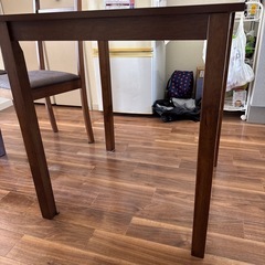 2人用ダイニングテーブルセットの画像