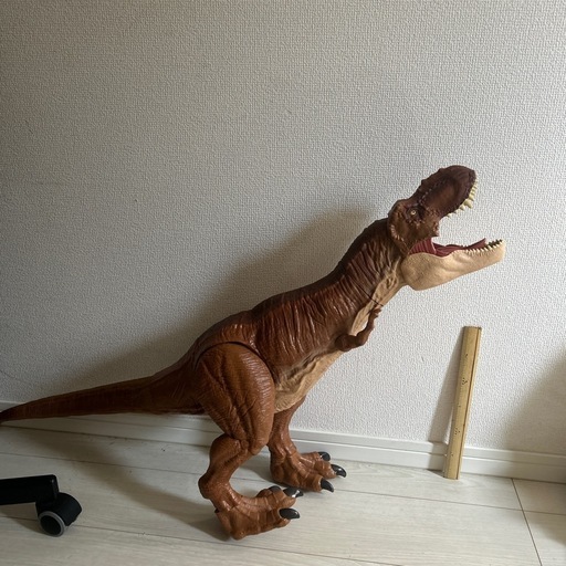 恐竜　ジュラシックワールド ティラノサウルス